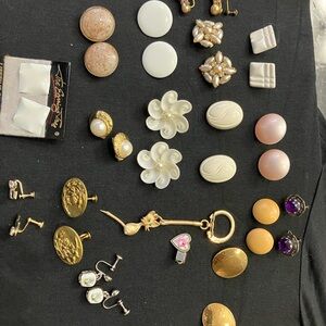 Collection of vintage jewelry